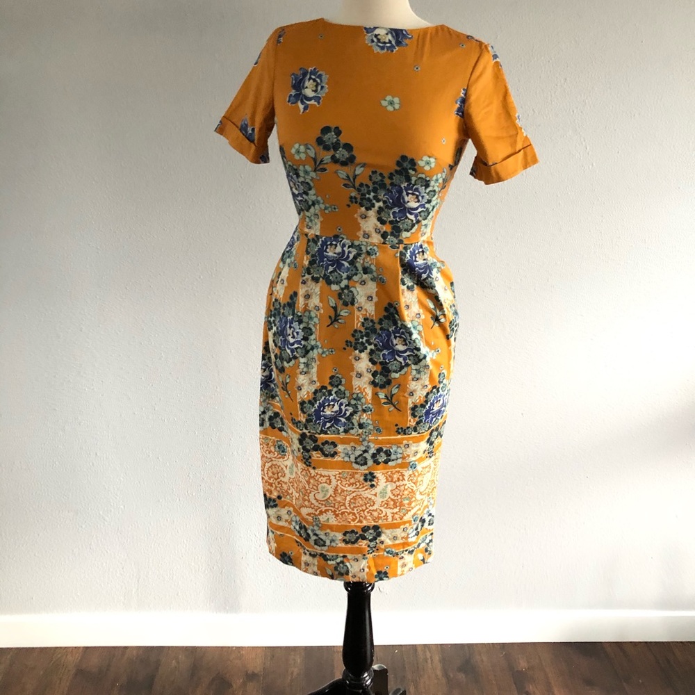 Flower Fitted Dress - image 1